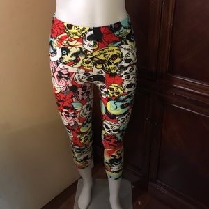 🆕 [2/$16] Expert Design Skull Print CapriLeggings